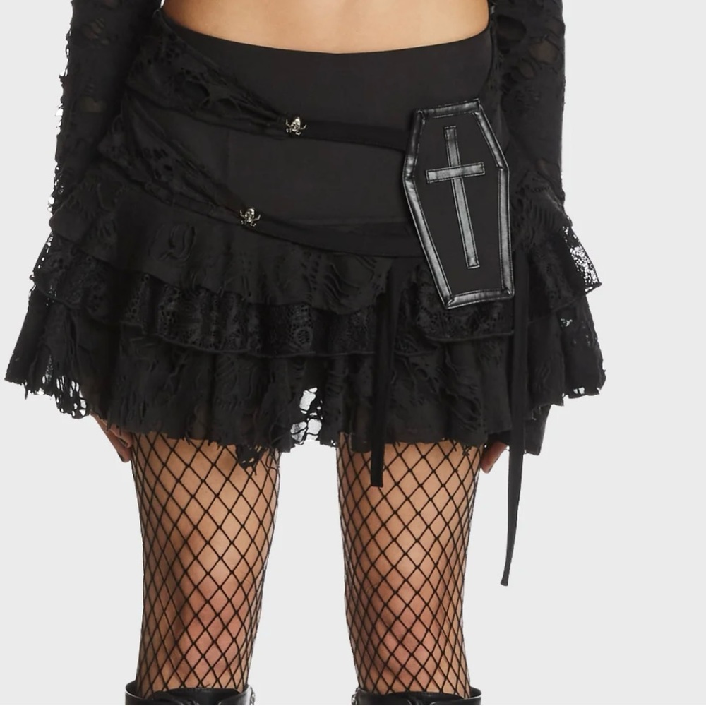 Dark In Love
Gothic Ghost Lace Frilly Skirt M